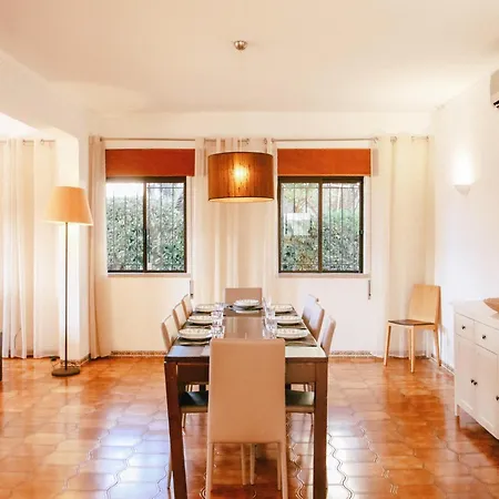 Villa In Albufeira Near Praia Dos Pescadores * Albufeira